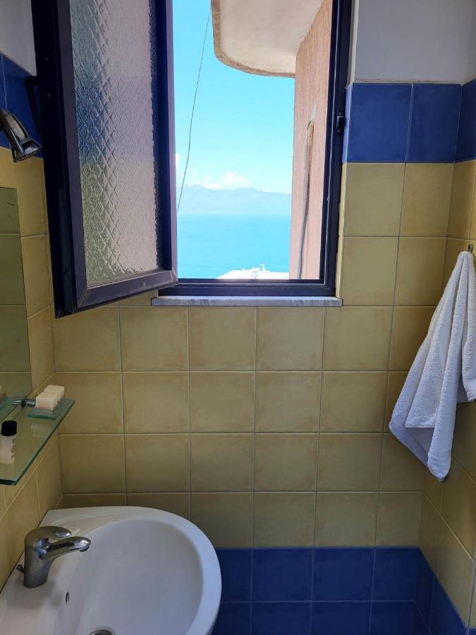Vive Mare Hotel Sarande Exterior photo